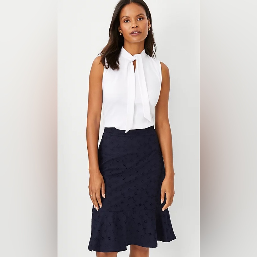 ANN TAYLOR Tie Mock Neck Shell. Size Large. White. NWT.
